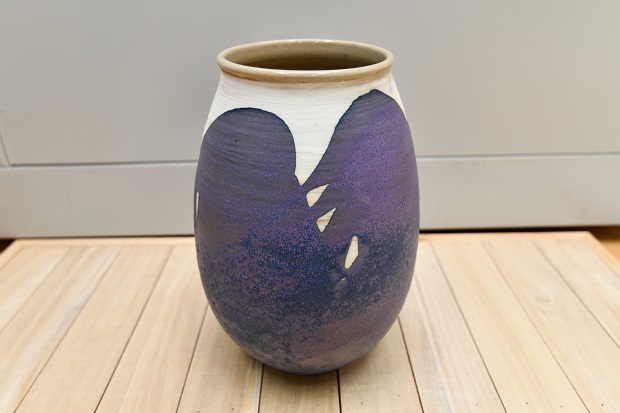 세상을 품은 코발트 항아리